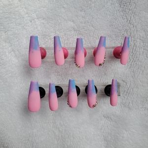 Press on nails